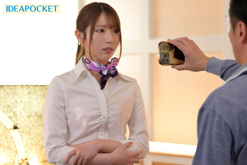 【中出し】 大嫌いな中年おやじにマッサージ中に勃起チ〇ポを押し当てられ...