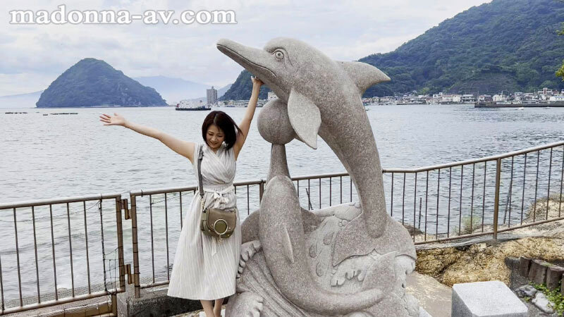 【中出し】 デビュー20周年記念作品！！ ガチ二人きり温泉旅行でヤリま...