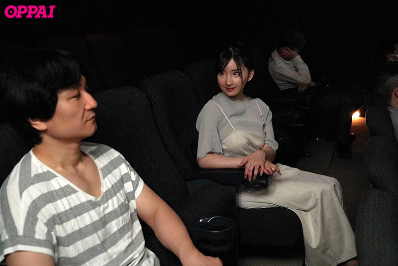 【中出し】 「こんな場所で？」「声でバレちゃう！」「ここに射精するの！...