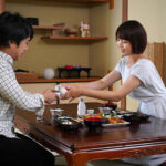 【中出し】 スタミナ痴女お母さんと温泉旅行 バイト先の欲求不満人妻に底なし性欲の騎乗位で抜かれまくり12発射精 玉城夏帆 『高画質』