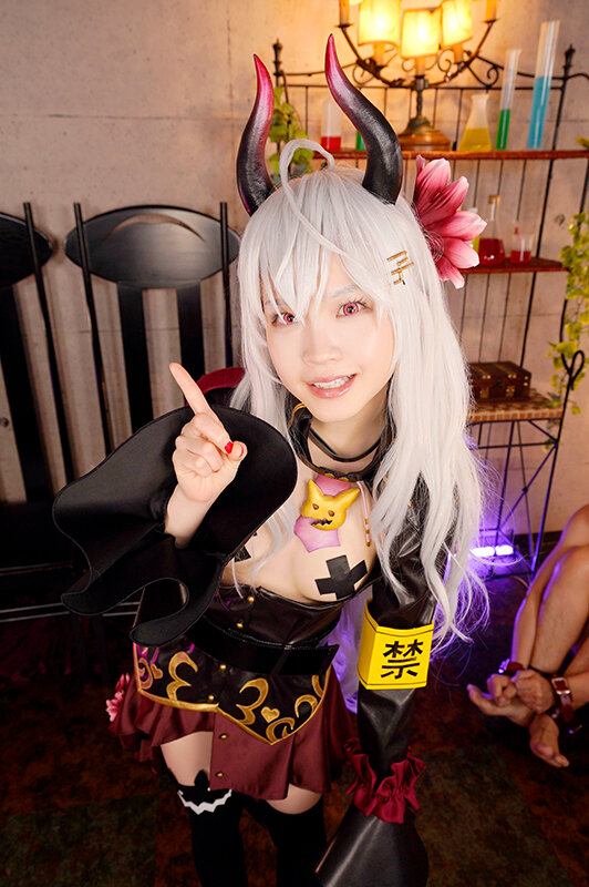 【中出し】 【VR】種牛牧場を営む生意気メスガキお嬢様を絶倫チ●ポでわ...