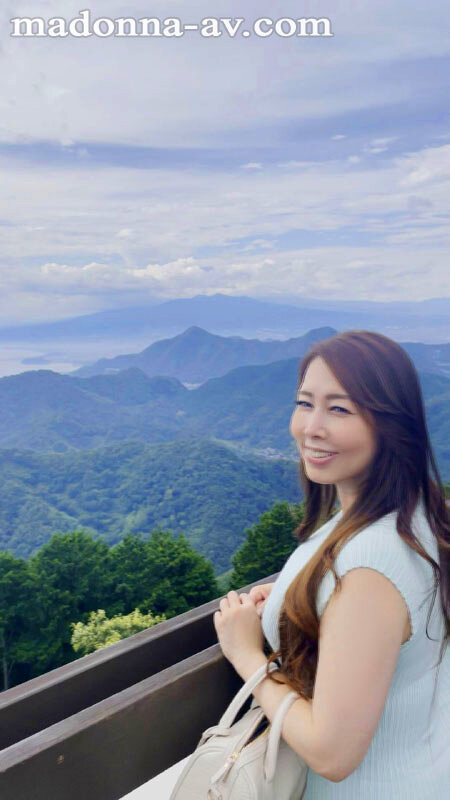 【中出し】 デビュー25周年記念作品！！ ガチ二人きり温泉旅行でヤリま...