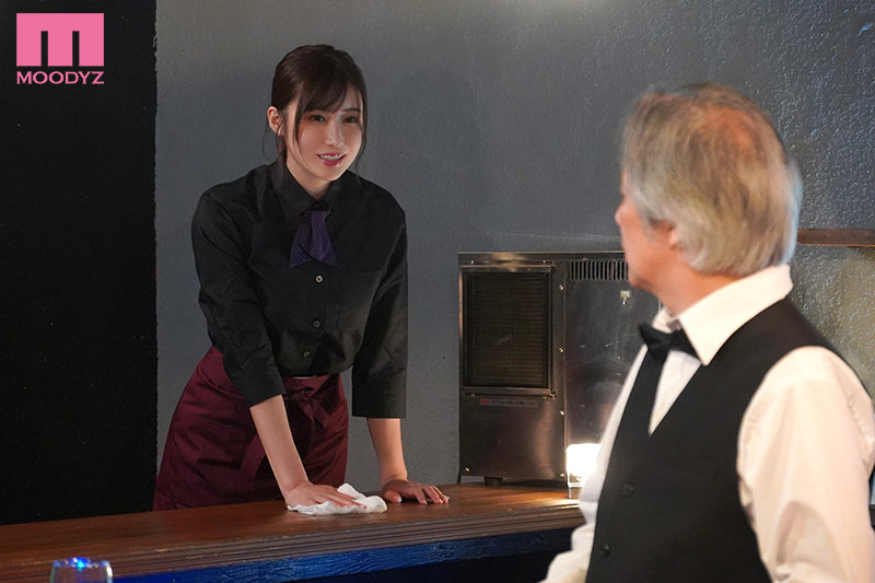 【中出し】 「店長、今日は帰らせないから…」時短営業逆NTR 閉店後、...