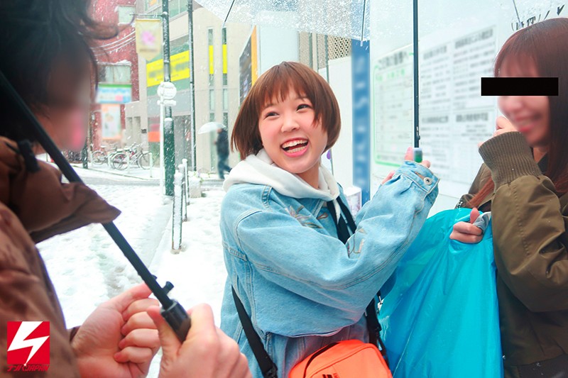 【中出し】 脱いだら巨乳だった！ 宴会で盛り上げてくれそうな芸人志望り...