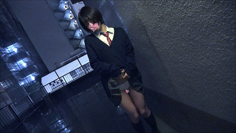 【中出し】 「お父さんより皆さん年上なんですね…」人見知りで生真面目な...