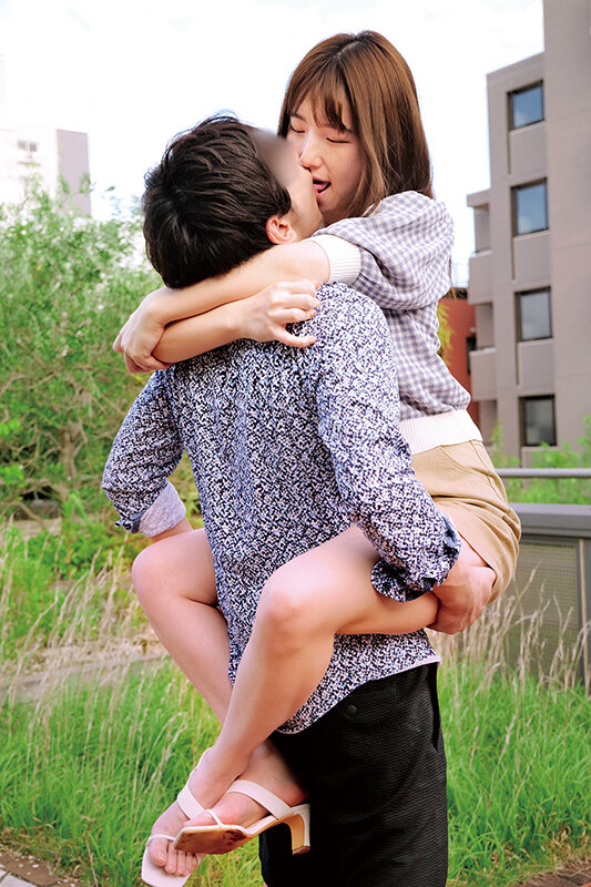 【中出し】 素人女子大生の皆さんww青空の下で脳がトロける超濃密ベロキ...