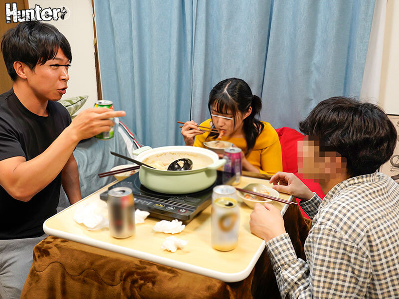 【中出し】 「いつもより濡れちゃった…」こたつ内NTR！親友の前で親友...