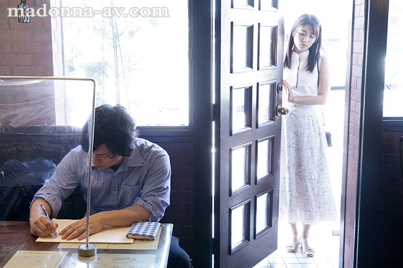 【中出し】 汗ばむ乳房、淫靡な視線、喫茶店で働く人妻ウェイトレスは閉店...