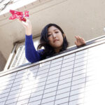 【中出し】 息子の不在中に上の階の絶倫ヤンママからベランダに誘惑パンティを落とされて…拾って渡して即犯●れ種付け性交。 水川スミレ 『高画質』