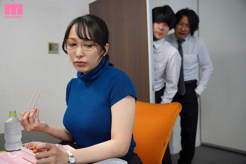 【中出し】 デカ尻女上司の不倫を知ってしまった部下を次々ベロキス封鎖 ...