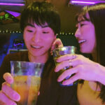 【中出し】 えっ！飲み屋でいきなり逆ナンしてきたくせに、焦らされまくって、寸止めされて、射精の瞬間もチ〇ポ放置され ザーメンお漏らしするルーインドオーガズム×ハシゴ酒で永遠に賢者タイムを与えられず何度も何度も精子を搾取される… 巨乳ハーレムビッチ編 弥生みづき 美園和花 『高画質』