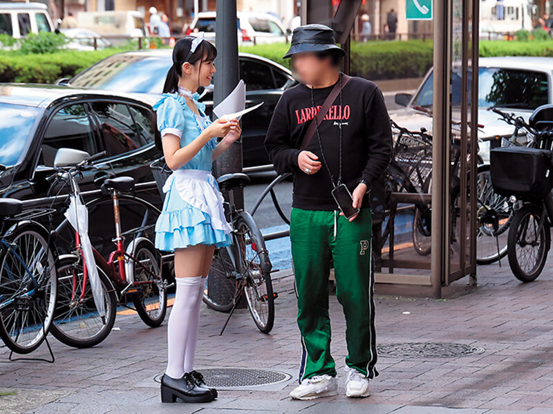 【中出し】 メンヘラってる客引きメイドに餌を与えるかわりに専属おしゃぶ...
