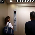 【中出し】 故障エレベーター2人密室ナマ中出し 細くて巨乳な女学生が汗ばみムラムラ大爆発した中年オヤジが10発射精の絶倫性交 大原ゆりあ 『高画質』