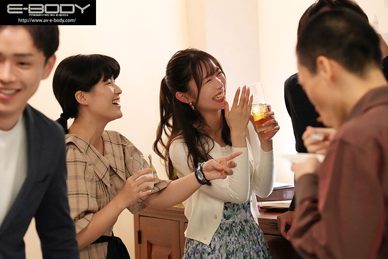 【中出し】 同窓会NTR 華奢巨乳美女は久々に再会した絶倫元カレとの浮...