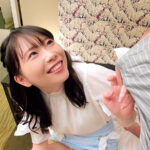 【中出し】 お尻のきれいな素人お嬢さん！絶対入れないんで、パンティ越しに股間こすり合わせてみませんか？恥ずかしいのか発情してるのか、頬は真っ赤でパンティはグチョグチョ！勝手に生チンポロリして先っぽ3cmめり込むくらいグリグリ！「あっだめっ、、入っちゃいそう…ぬぷぅっ！」 『高画質』