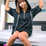 【中出し】 学校中退の上京娘 セルフ乳首いじりに喉マ○コフェラで男を挑発するドスケベ淫乱なZ世代を猛追ピストンで腰も膝もガクガクで何度崩れ堕ちるまでハメ狂わせて連続中出し 『高画質』