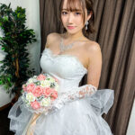 【中出し】 【最初の男VS最後の男】新郎がみたら気絶モノ。花嫁ほのかちゃん（25）結婚前最後の浮気SEX映像。ウェディングドレスで新郎の親友と最後の生中出しSEXに乱れまくるハメ撮り動画 『高画質』