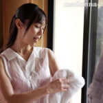 【中出し】 突然のゲリラ豪雨―。 大雨で家族は帰ってこないあの日。雨晒しで濡れ透ける義姉と、幾度となく肉体を重ね合った…。 上羽絢 『高画質』