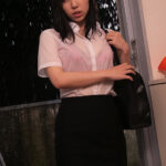 【中出し】 台風運休で泊めてあげた巨乳の同僚…貸した妹の服（極小）からのこぼれ下乳に我慢できず夜が明けるまで交尾漬けした。 さつき芽衣 『高画質』