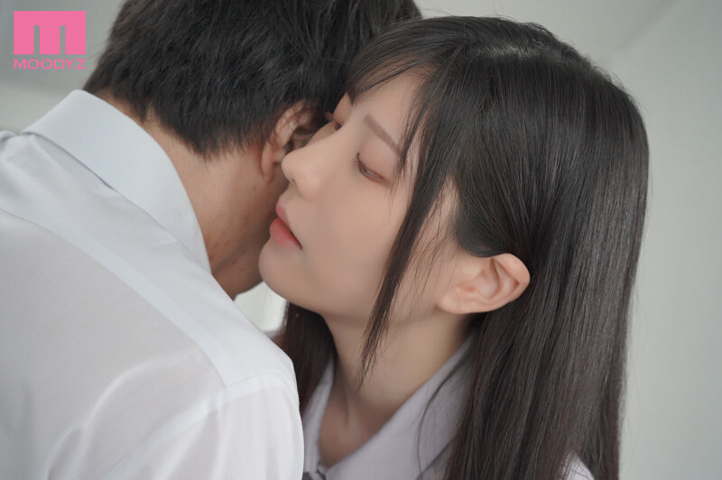 【中出し】 初めて彼女ができたのに…美人教師の囁き誘惑に負けて何度も何...