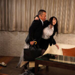 【中出し】 出張先で集中豪雨 嫌いな上司の前でまさか酔い潰れ…突然の相部屋 夜が明けても唾液を濃厚に絡ませ汗だく中出し絶倫性交で貪り合ってました。 月野江すい 『高画質』