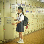 【中出し】 コインロッカーガール 80センチの箱に押し込まれた142センチの小さな美少女は5P輪●の精子で子宮パンパンにしてマ○コだけ大人の階段のぼっちゃいました 月本海咲 『高画質』