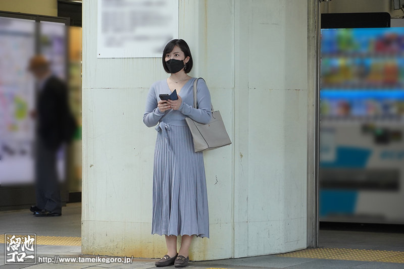 【中出し】 調布市6丁目に住む人妻 旦那以外の男性と初めてのナマ中出し...