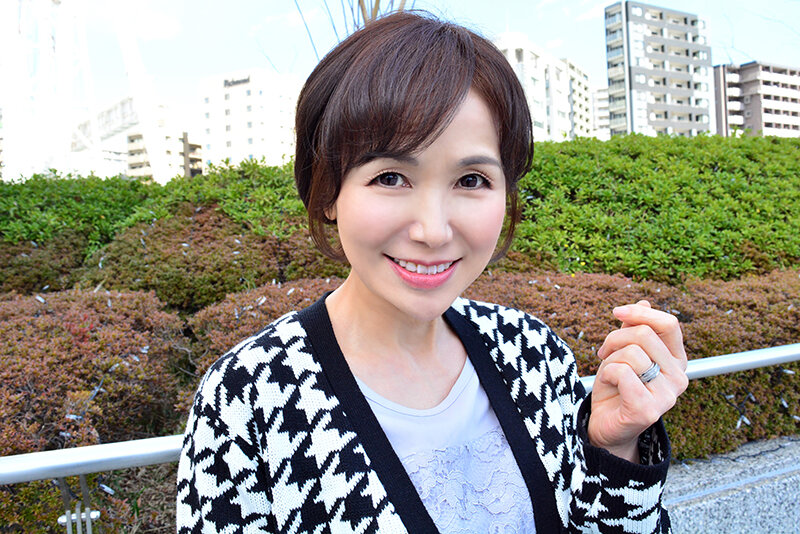 【中出し】 【個人・六十路】奇跡の還暦妻60歳。青年との濃厚交尾で四半...