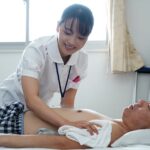 【中出し】 僕（婚約者）の愛する彼女がクズ患者（中年オヤジ）に呼び出されて毎晩、毎晩チ○ポをシゴいていたなんて… 脅迫ナースコール性処理NTR 向井藍 『高画質』