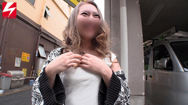 【中出し】 タダマンギャルビッチ 自らノリノリでお持ち帰りされヤリまく...