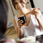 【中出し】 前略 幼馴染と私は結婚して夏の田舎で種付け中出し生活を過ごしてます。最高の2人暮らし 武藤あやか 『高画質』