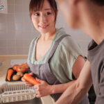 【中出し】 初めて彼女が出来たのに…彼女のお母さんに童貞を奪われた 川上ゆう 『高画質』