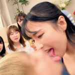 【中出し】 仲良し6人組のママ友さんたち！童貞君と王様ゲームしてみませんか！？絶対旦那には秘密のHなゲームに年甲斐もなく大興奮！旦那とご無沙汰な欲求不満妻を独り占めでハメまくり！中出しし放題！人生最初で最高のハーレム筆下ろし大乱交！in板橋区●●幼稚園のママさんたち 『高画質』