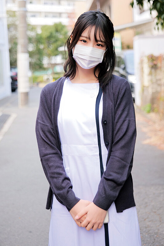 【中出し】 顔出し解禁！マスク美女の歯科衛生士さんが童貞君と口SEX！...