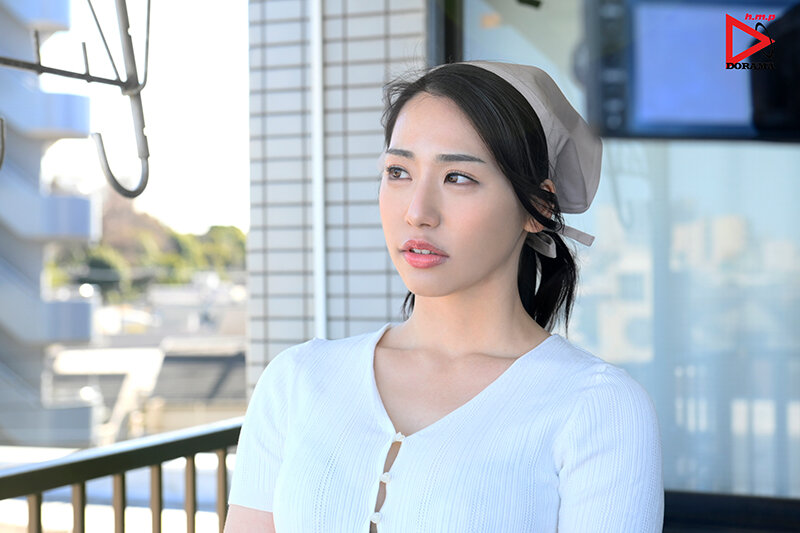 【中出し】 パート先で出会った男子学生の合鍵を預かって家事代行する代わ...