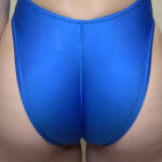 【中出し】 朝日芹奈 濡れてテカってピッタリ密着 神競泳水着 可愛い女子の競泳水着姿をじっとりと堪能！着替え盗撮から始まり貧乳から巨乳にパイパン、ハミ毛、ジョリワキ等のフェチ接写やローションソーププレイや競泳水着ぶっかけ等を完全着衣で楽しむAV 『高画質』