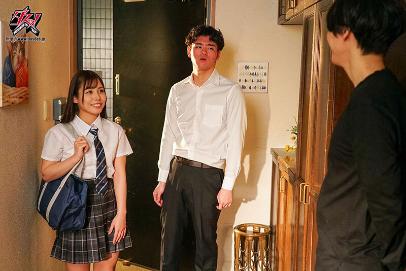 【中出し】 喉奥を責められる悦びを得た彼女は、僕に隠れてイラマチオ性交...
