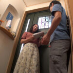 【中出し】 近所の欲求不満な巨乳未婚おばさんをデカチンで黙らせメス堕ち 絶倫中出ししまくった盗撮動画！13発！ 『FANZA』