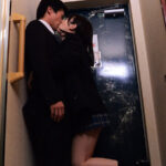 【中出し】 子宮を叩かれるたびに濡れていく…生徒のナマ膣。恋焦がれた教師との濃厚で濃密な中出しとごっくん 『FANZA』