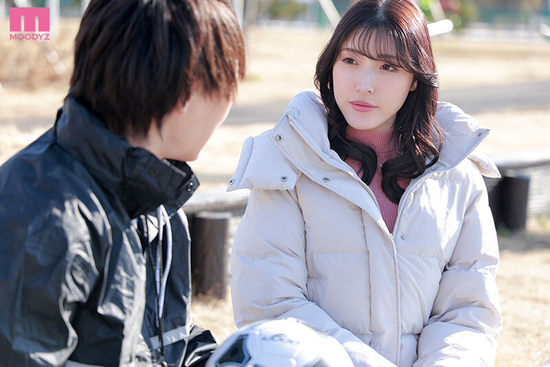 【中出し】 息子のサッカーコーチに恋をして。オトナの第二の青春に火がつ...