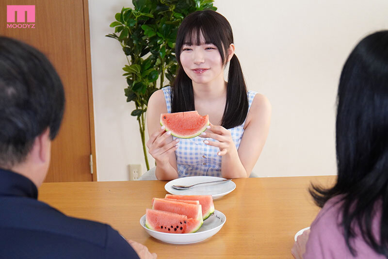 【中出し】 ある夏の熱帯夜、ママに内緒で義父から布団の中で種付けプレス...