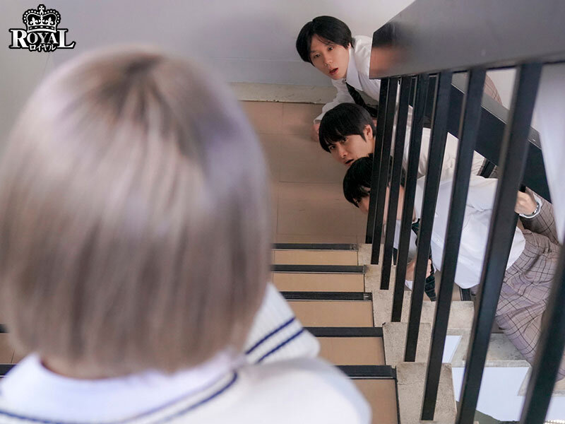 【中出し】 思春期の性欲有り余る巨乳ギャル幼馴染と僕は授業もサボり精子...