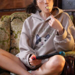 【中出し】 綺麗だった姉が地味巨乳喪女ニート 結婚に失敗して実家に引きこもり性欲だけが溜まってヲタクスケベ化したジュリ姉に都合のイイ肉棒として中出しオモチャにされる僕。帰省先の実家で精子びゅるびゅる10射精（汗） JULIA 『FANZA』