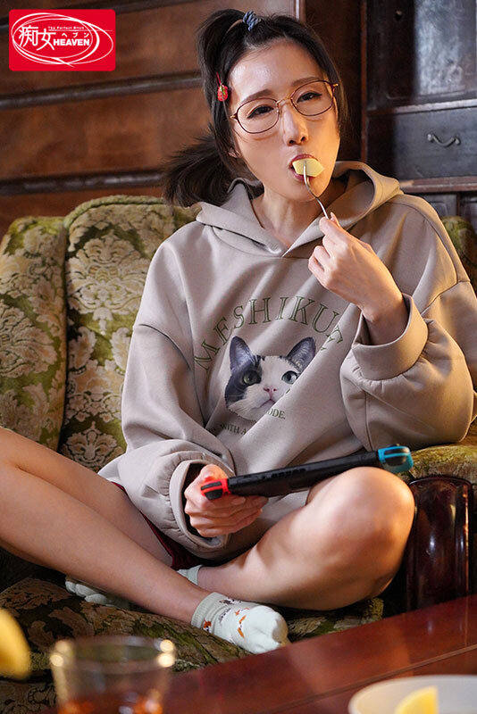 【中出し】 綺麗だった姉が地味巨乳喪女ニート 結婚に失敗して実家に引き...