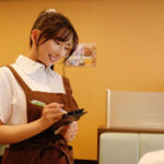 【中出し】 店長の僕は巨乳バイトのノーブラ誘惑に負けてまだ女子〇生なのに理性を保てず喰べてしまった 楪カレン 『FANZA』