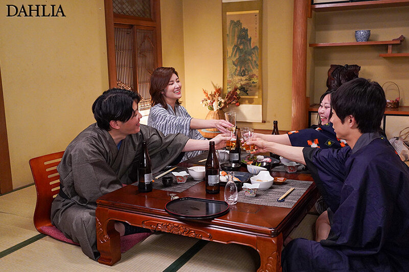 【中出し】 混浴温泉NTR 結婚直前の彼女の親友を孕ませてしまった…。...