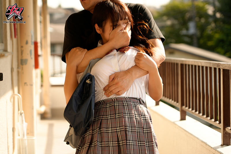 【中出し】 二週間ゴミ部屋監禁された巨乳彼女は、中年ニートと歪んだ恋に...