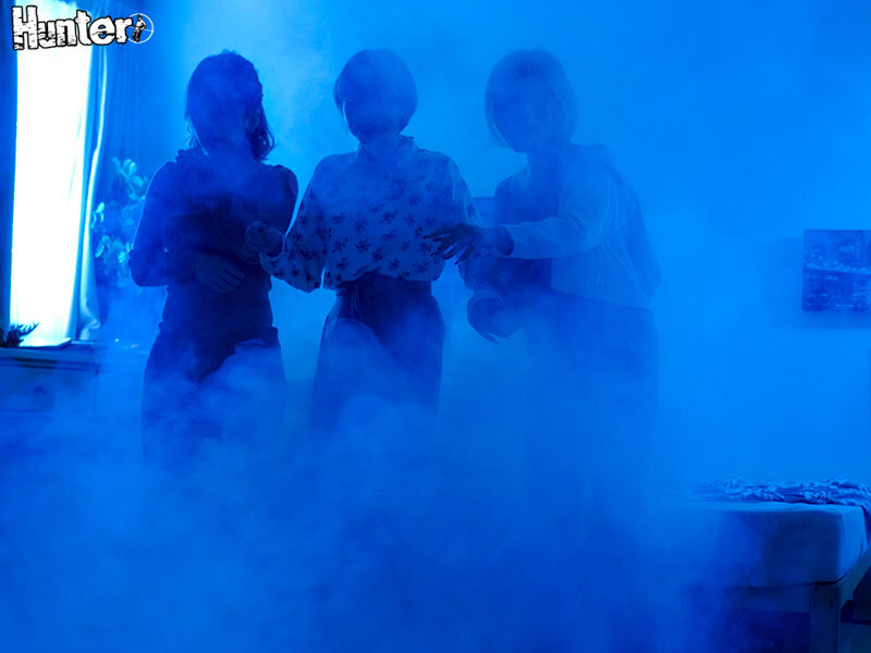 【中出し】 催淫ガス強●スプラッシュ発情空間～突然出来た可愛すぎる3人...