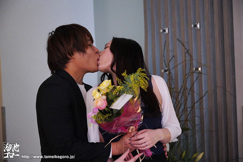 【中出し】 1年間のセックスレスと1ヵ月間の禁欲を経てー。妻と結婚記念...