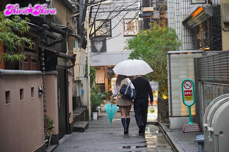 【中出し】 誰もしらない放課後 オヤジとクラスの隅っこにいる隠れビッチ...